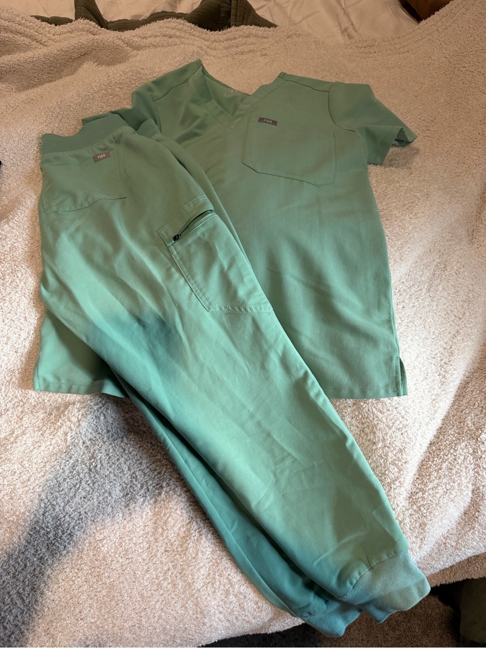 Woman’s FIGS scrub jogger set